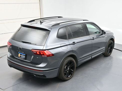 Certified 2023 Volkswagen Tiguan SE R-Line AWD/4WD image 32