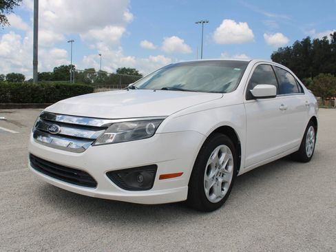 Used 2011 Ford Fusion SE w/ 202A Rapid Spec Order Code FWD image 3