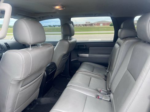 Used 2019 Toyota Sequoia SR5 RWD image 15
