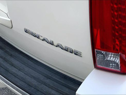 Used 2009 Cadillac Escalade ESV image 29