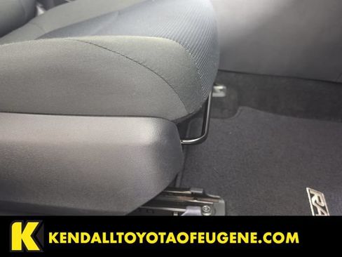 Used 2022 Toyota RAV4 LE AWD/4WD image 30