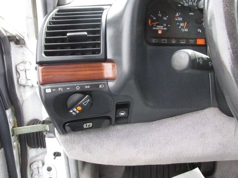 Used 1992 Mercedes-Benz 400 E image 23