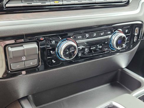 New 2026 GMC Sierra 1500 SLT w/ SLT Premium Package image 21