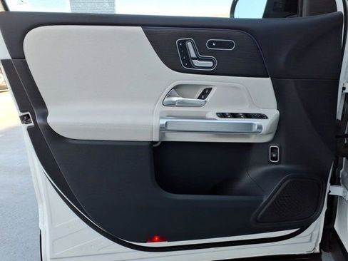 Certified 2023 Mercedes-Benz GLB 250 image 12