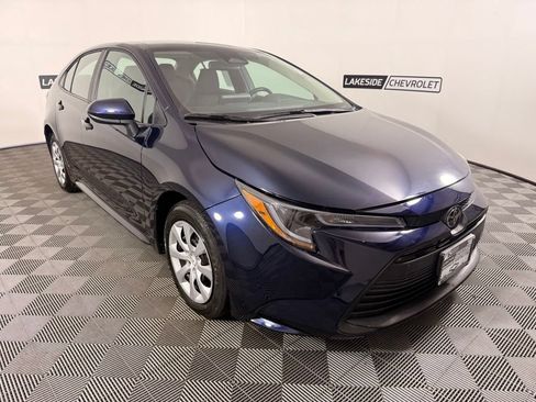 Used 2025 Toyota Corolla LE FWD image 8