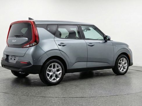 Used 2025 Kia Soul LX w/ LX Technology Package image 9