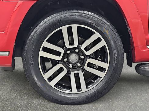 Used 2015 Toyota 4Runner Limited AWD/4WD image 34