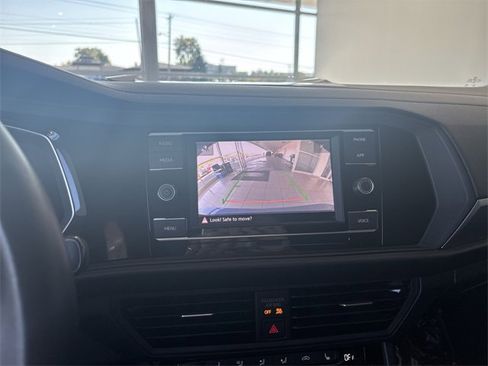 Used 2024 Volkswagen Jetta SE image 24