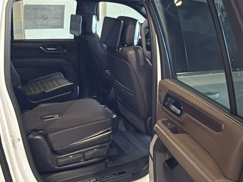 New 2026 GMC Yukon XL Denali Ultimate w/ LPO, Floor Liner Package AWD/4WD image 15