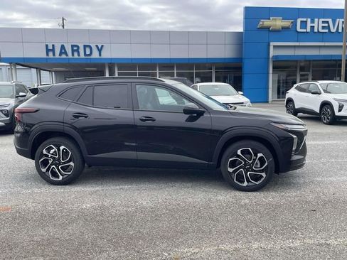 New 2026 Chevrolet Trax RS w/ Driver Confidence Package FWD image 2
