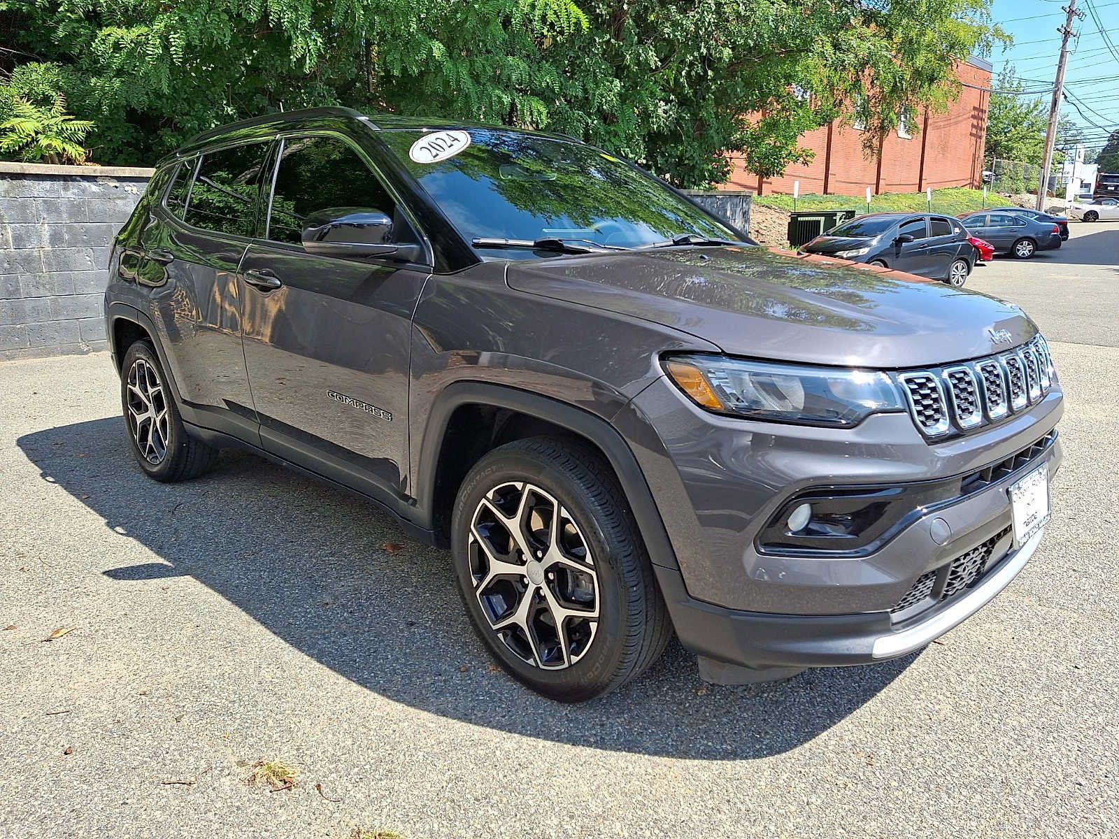 Used 2024 Jeep Compass Limited AWD/4WD image 3
