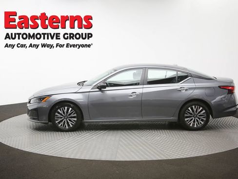 Used 2024 Nissan Altima 2.5 SV FWD image 59