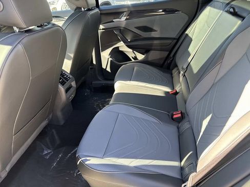 New 2026 Volkswagen Tiguan SE R-Line image 11