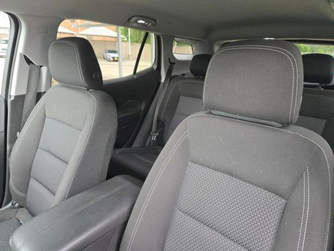 Used 2024 GMC Terrain SLE FWD image 9