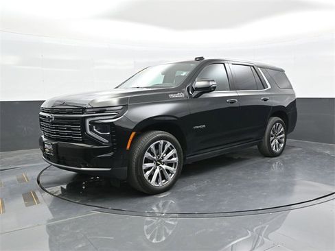 Used 2025 Chevrolet Tahoe High Country image 3