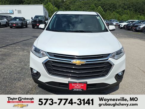 Used 2018 Chevrolet Traverse LT FWD image 3