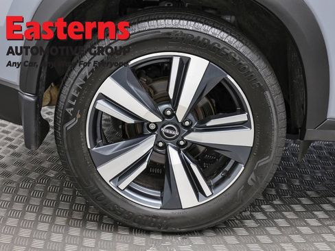 Used 2023 Nissan Rogue SL AWD/4WD image 32