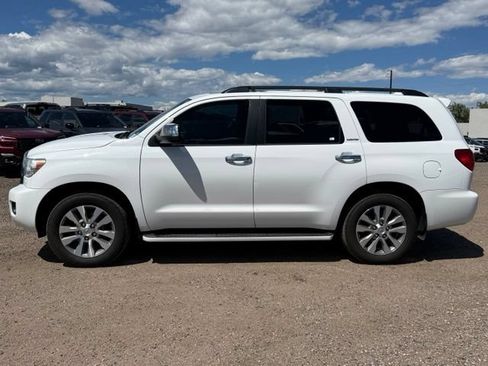 Used 2017 Toyota Sequoia Limited w/ Safety & Convenience Package AWD/4WD image 2