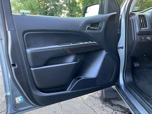 Used 2020 GMC Canyon SLE w/ Elevation Edition AWD/4WD image 9