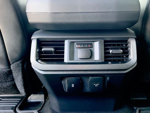 Used 2024 Ford F150 Platinum w/ FX4 Off-Road Package image 19