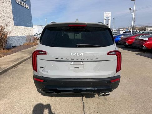 Used 2022 Kia Telluride EX w/ EX Premium Package image 4
