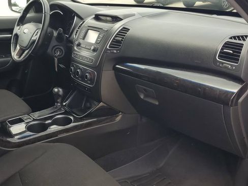 Used 2014 Kia Sorento LX FWD image 21