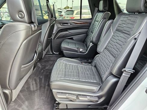 Used 2023 Cadillac Escalade Sport Platinum w/ LPO, ONYX Package image 20