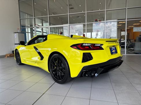 Used 2023 Chevrolet Corvette Stingray Premium Conv w/ Battery Protection Package RWD image 9