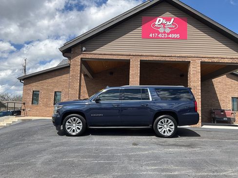 Used 2019 Chevrolet Suburban LT image 41