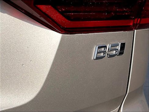New 2026 Volvo XC60 B5 Plus w/ Protection Package Premier AWD/4WD image 26