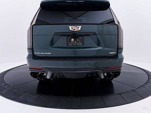 Used 2026 Cadillac Escalade V AWD/4WD image 13