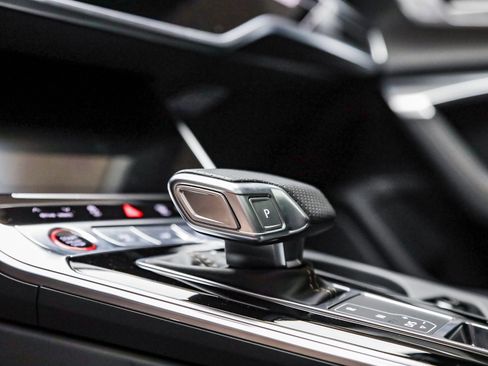 Used 2024 Audi RS 7 Performance w/ Bronze Edition image 34