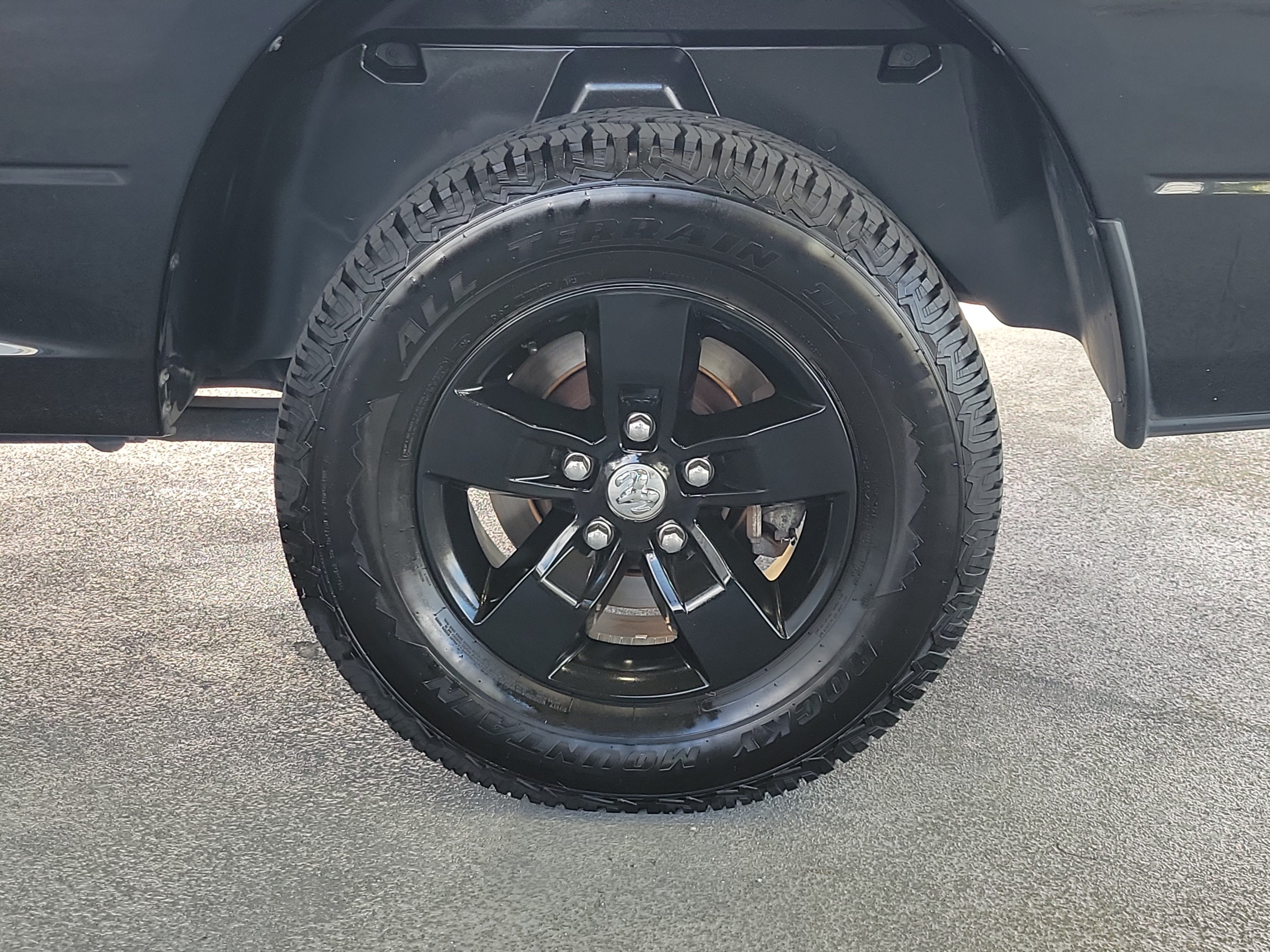 Used 2019 RAM 1500 Express AWD/4WD image 5