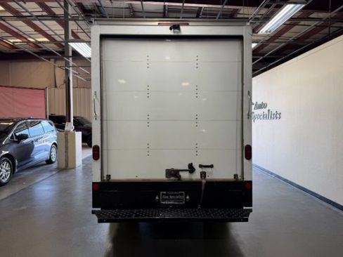 Used 2022 Ford Transit 350 DRW RWD image 4