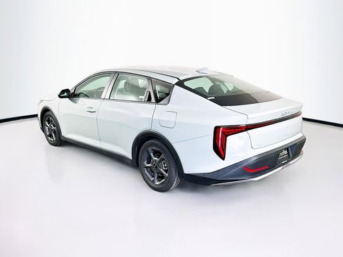 Used 2025 Kia K4 LXS image 5