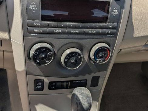 Used 2011 Toyota Corolla LE FWD image 30
