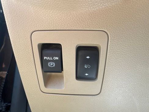 Used 2019 Ford F150 Lariat w/ Equipment Group 502A Luxury AWD/4WD image 13