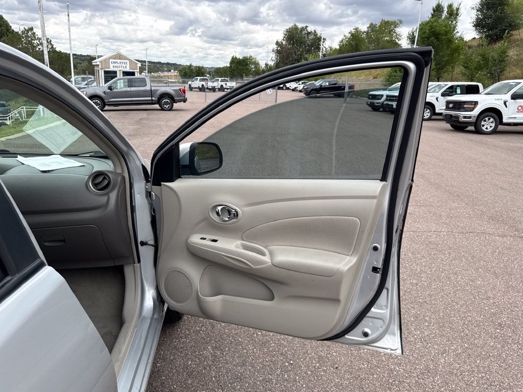 Used 2012 Nissan Versa FWD image 28