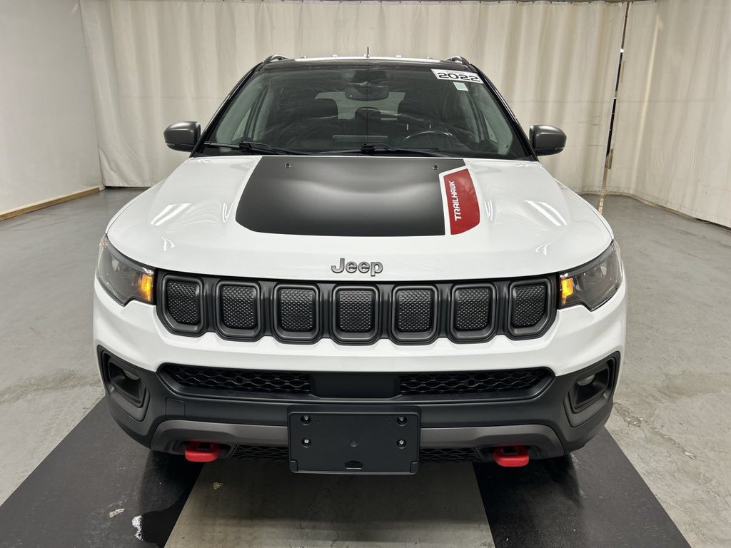 Used 2022 Jeep Compass Trailhawk w/ Trailhawk Convenience Group AWD/4WD image 3