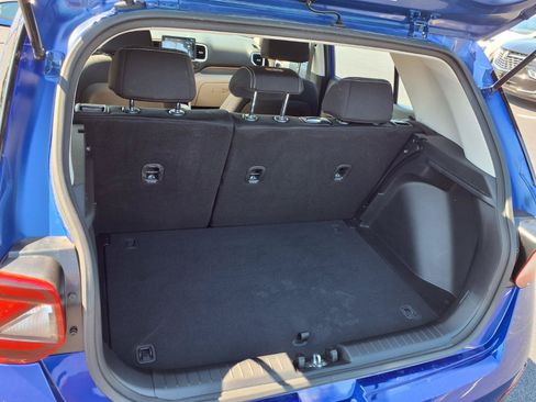Used 2025 Hyundai Venue SEL FWD image 24