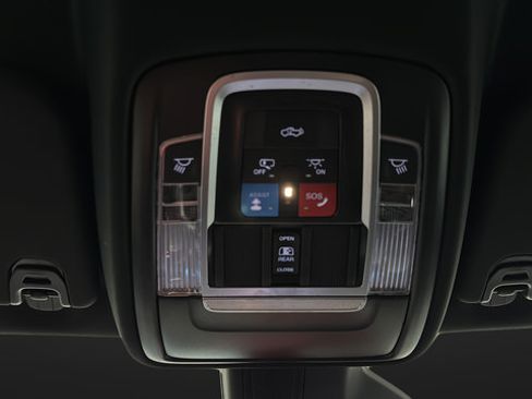 Used 2025 RAM 1500 Laramie w/ Sport Appearance Package AWD/4WD image 31