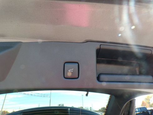 Used 2025 Ford Escape SE w/ Class II Trailer Tow Package FWD image 26