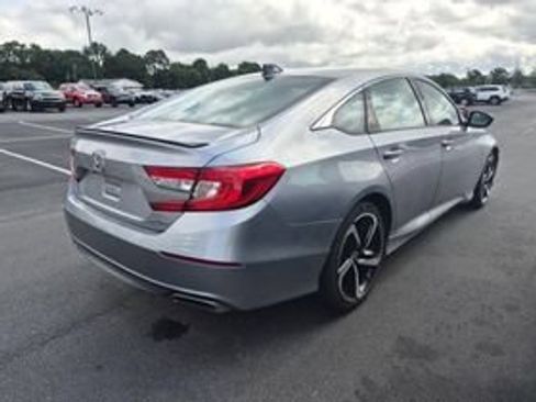Used 2021 Honda Accord Sport image 2