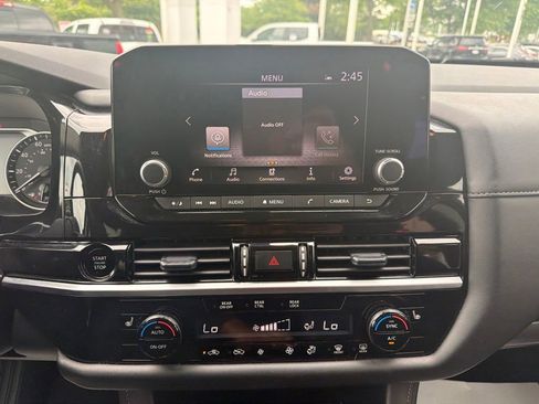 Used 2025 Nissan Pathfinder SV FWD image 28