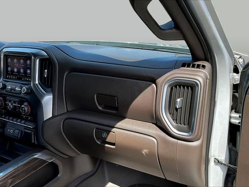 Used 2019 Chevrolet Silverado 1500 RST AWD/4WD image 18