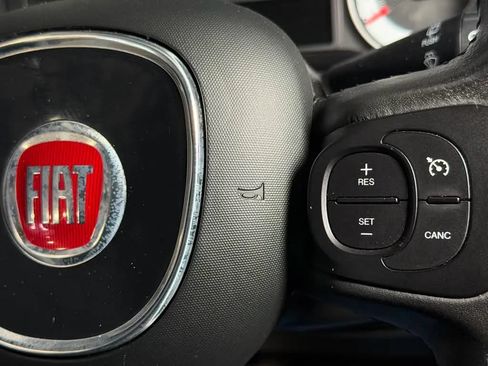 Used 2017 FIAT 500L Trekking w/ Dual-Pane Sunroof Package FWD image 26