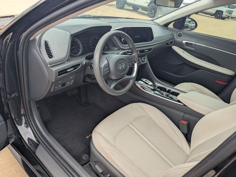 Used 2023 Hyundai Sonata SEL w/ Preferred Accessory Package FWD image 9