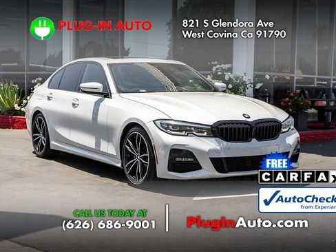 Used 2020 BMW 330i Sedan w/ M Sport Package RWD image 3