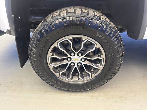 Used 2022 Chevrolet Colorado ZR2 AWD/4WD image 8