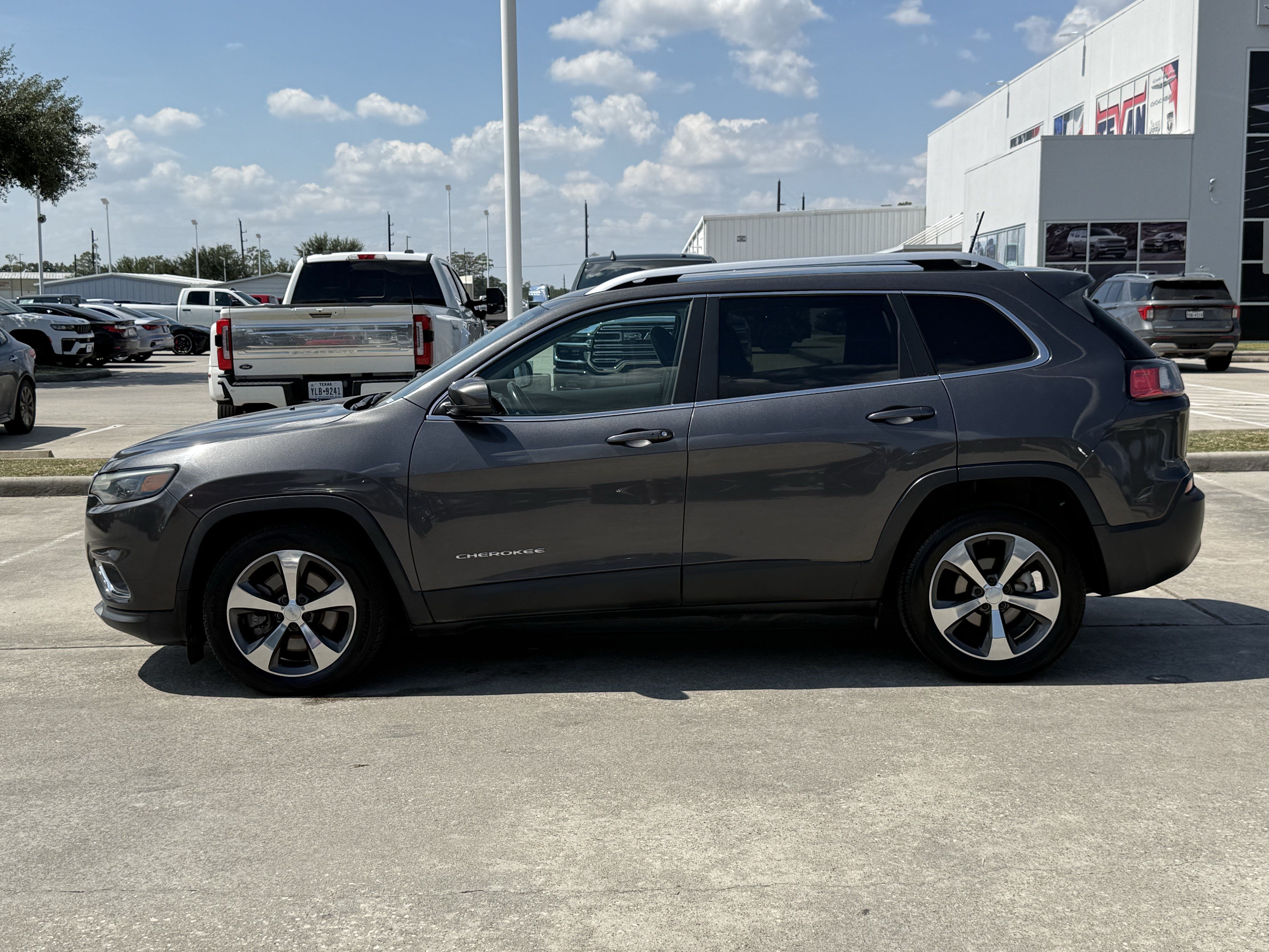 Used 2020 Jeep Cherokee Limited FWD image 8